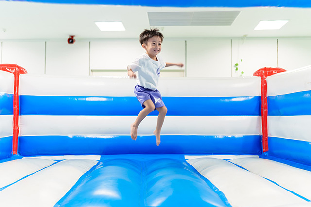 エアトランポリン／キッズランドUS大阪今福店