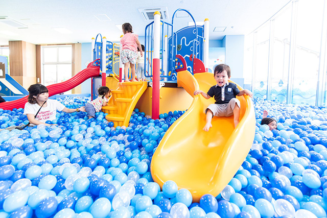 約6万個のボールが入ったボールプール/寝屋川市立子育てリフレッシュ館RELATTO
