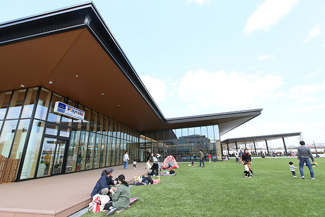 屋内外で思い切り遊べる広々とした空間/ボーネルンド プレイヴィル 安満遺跡公園