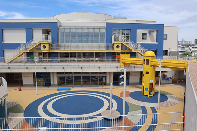 明るい外観のキッズガーデン／こべっこランド