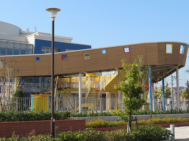 船のような外観がインパクトのあるこべっこランド／こべっこランド