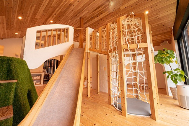 ネット遊具・滑り台／子供服　Bisque