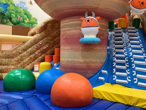 奈良県の室内アスレチック・室内遊び場!大型遊具・ボールプール・赤ちゃん設備も