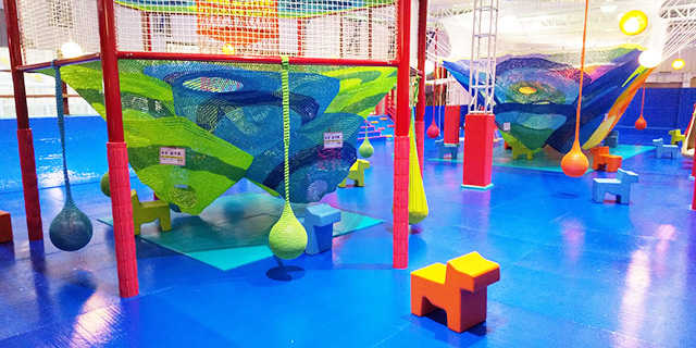 9歳以下専用のネット遊具／てんとう虫パークBIG STAGE和歌山店