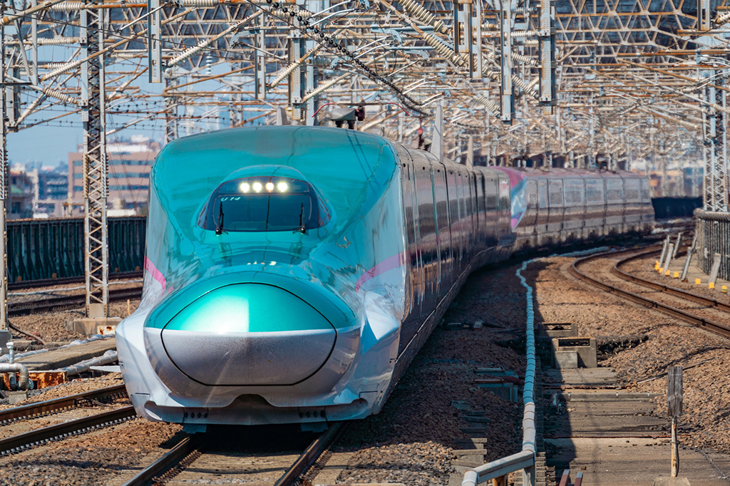 新幹線「はやぶさ」/JR東日本