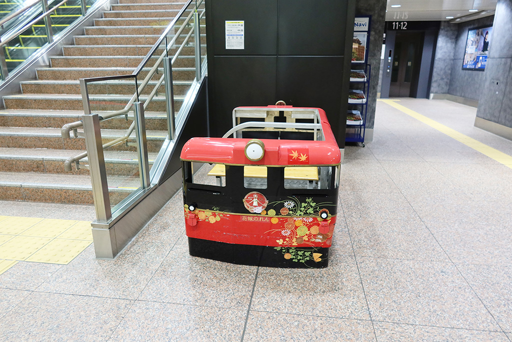 特急「花嫁のれん」のフォトスポット/北陸新幹線・敦賀駅