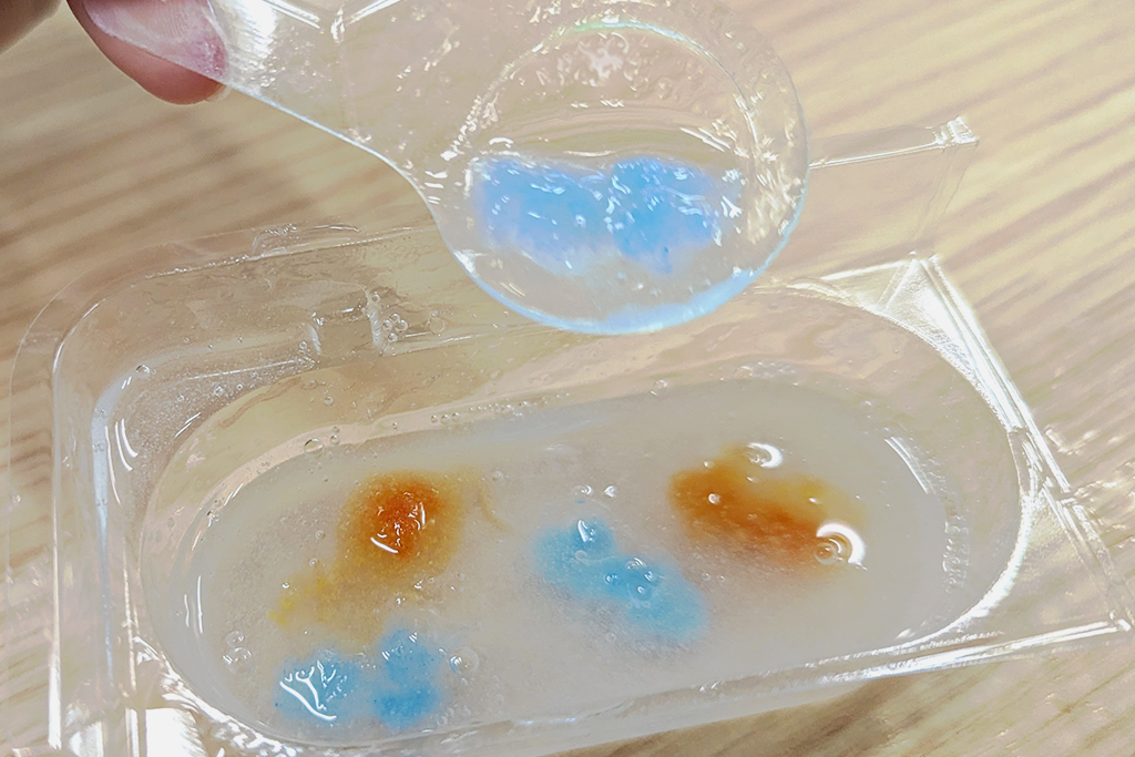 すくって金魚!/クラシエの「知育菓子(R)」