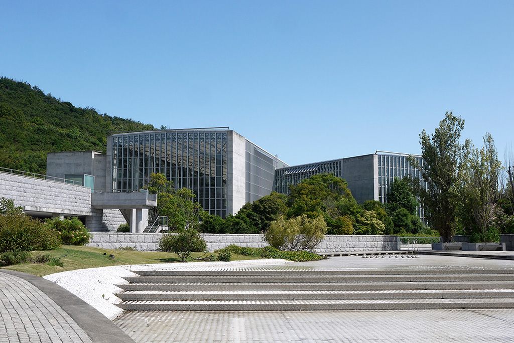 「あわじグリーン館」外観/兵庫県立淡路夢舞台公苑温室「あわじグリーン館」(兵庫県/淡路市)