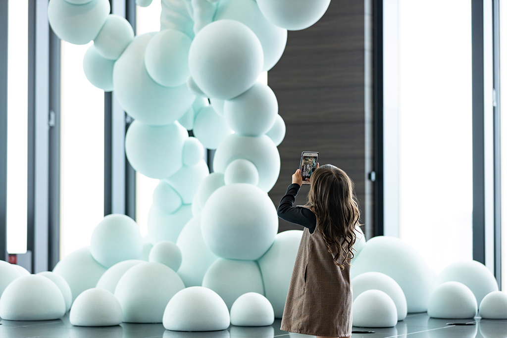 Fu/Raiの代表的なアート作品/コンラッド大阪 「アトモス・ダイニング」(大阪府/大阪市)