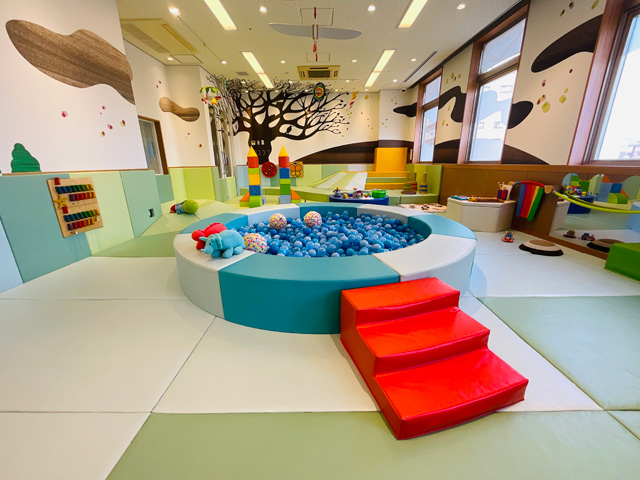 ボールプール(「プレイラボ」内)/子育てウェルカムステーションHUGOOD TAKAISHI(大阪府/高石市)