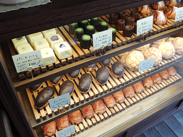 魔女の宅急便の「グーチョキパン屋」店内/ジブリパーク（愛知県/長久手市）