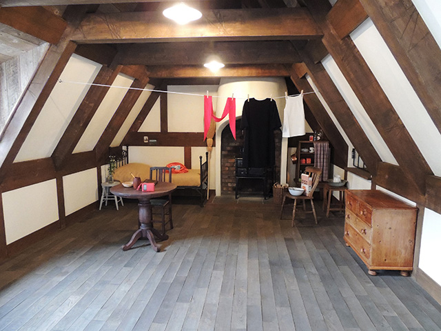 魔女の宅急便「グーチョキパン屋」屋根裏部屋全体の様子/ジブリパーク（愛知県/長久手市）