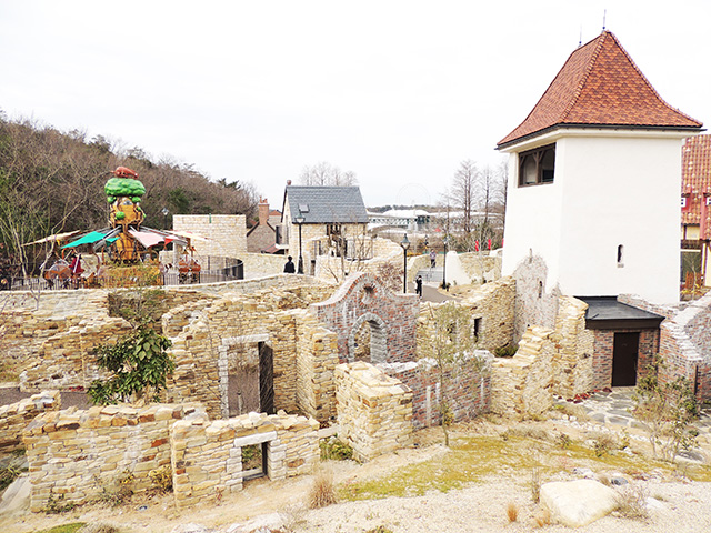 まるで迷路みたいな「廃墟通り」/ジブリパーク（愛知県/長久手市）