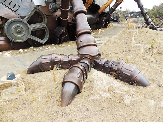 「ハウルの城」の足部分 /ジブリパーク（愛知県/長久手市）