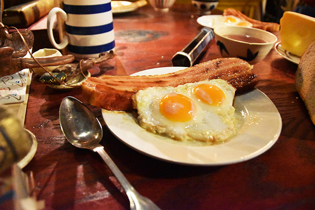 「ハウルの城」おいしそうなベーコンエッグ/ジブリパーク（愛知県/長久手市）