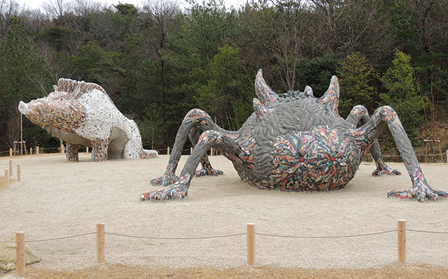 タタリ神のオブジェと乙事主の滑り台/ジブリパーク（愛知県/長久手市）