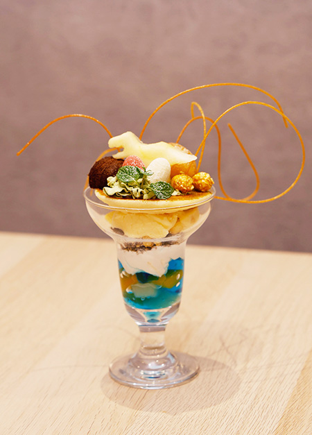 火山をイメージした恐竜デザート/IMAGINUS(東京都/杉並区)