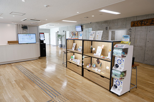 広々として明るい入り口/IMAGINUS(東京都/杉並区)