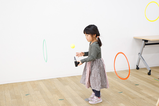 風の力で新種生物の卵を浮かせてゴールまで運ぶ実験/IMAGINUS(東京都/杉並区)