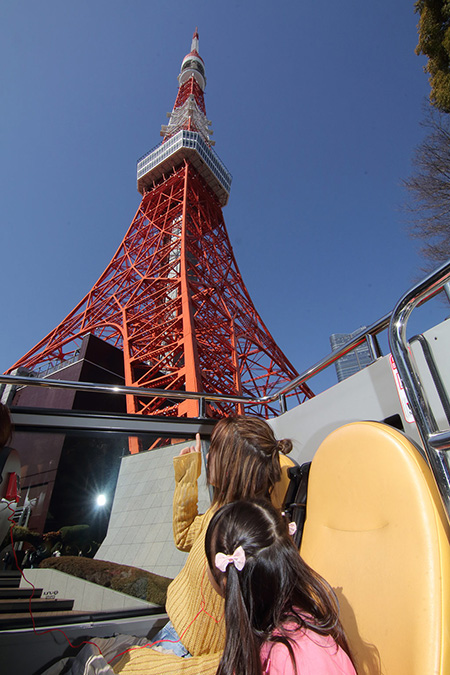 バスから見える東京タワー/スカイホップバス東京（東京都）