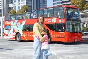 光や風が降り注ぐスカイホップバスに乗って親子で大興奮!東京めぐりを、開放感あふれるいつもと違う目線で