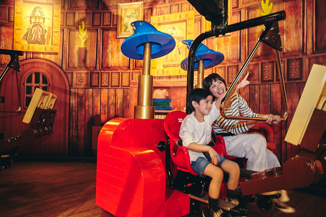 高く舞い上がるスリルを楽しめるマリーン・アプレンティス／レゴランド(R)・ディスカバリー・センター大阪