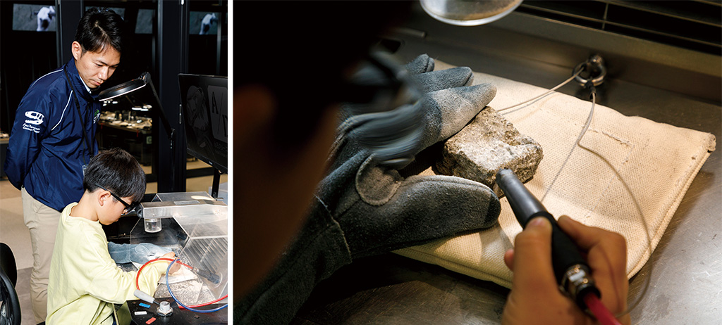 化石クリーニング:練習の様子/福井県立恐竜博物館(勝山市)