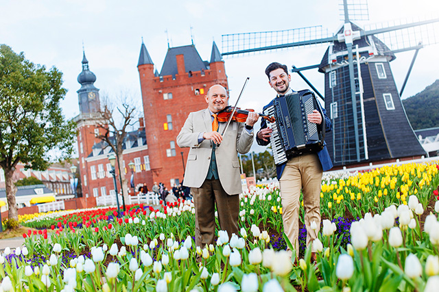 バイオリンとアコーディオンの生演奏も実施/ハウステンボス(長崎県/佐世保市)