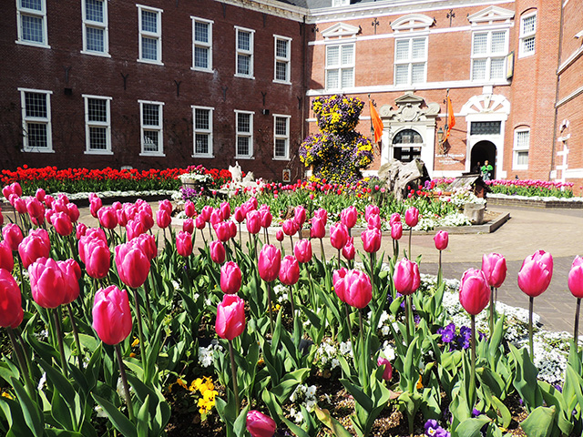 テディベアキングダム前の庭園/ハウステンボス(長崎県/佐世保市)