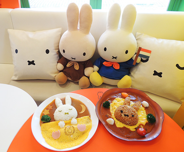 わくわくミッフィーカレー(左)と、メラニーのふわとろハッシュドビーフ(右)/ハウステンボス(長崎県/佐世保市)