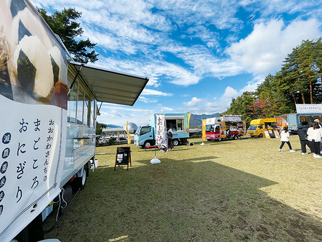 開催期間の週末はキッチンカーが出店|チャマゴン広場/かつやま恐竜の森(勝山市)