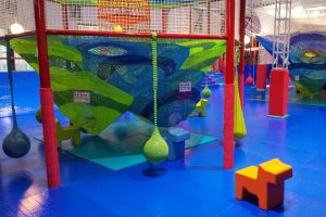 和歌山県の室内アスレチック・室内遊び場!大型遊具・ボールプール・赤ちゃん設備も