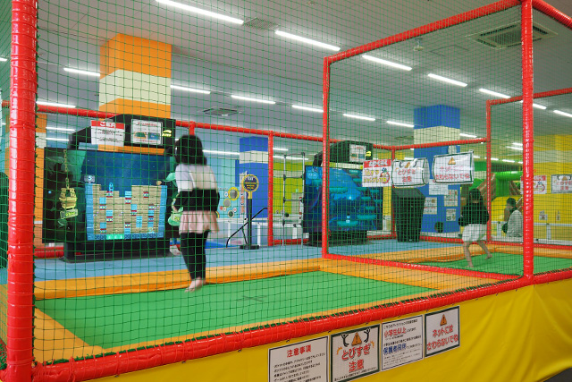 ARトランポリン「ヴァロ・ジャンプ」は小学生人気No.1／ファンタジーキッズリゾート印西