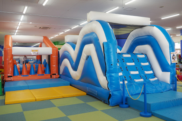 忍者アスレチックのブルーのコースは全長34m／ファンタジーキッズリゾート印西