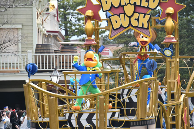 ドナルドの友達のホセ・キャリオカとパンチート/東京ディズニーランド(千葉県/浦安市)