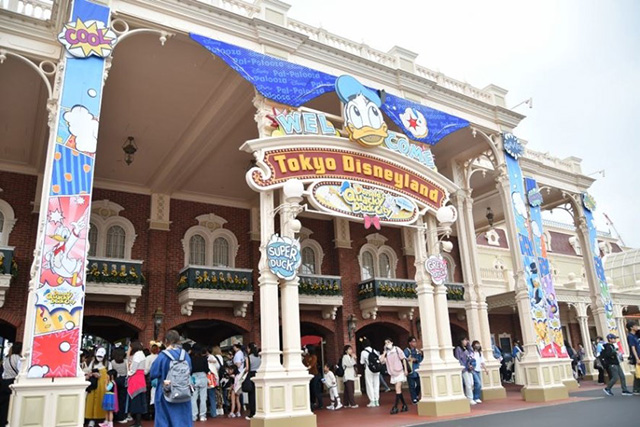 ワールドバザールに続くゲート/東京ディズニーランド(千葉県/浦安市)