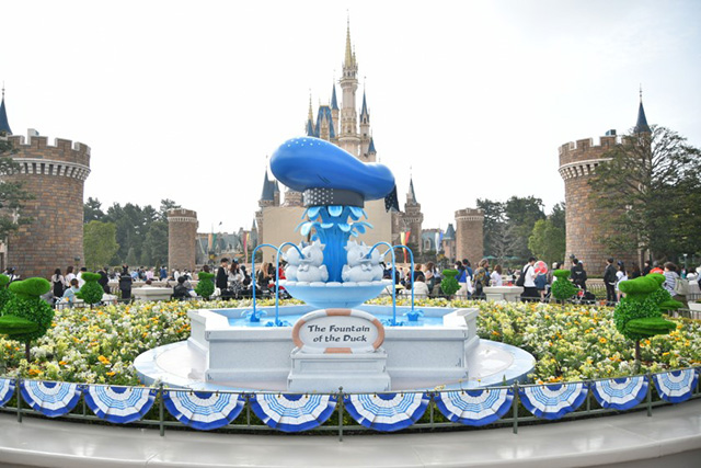 ドナルドの帽子をモチーフにした噴水/東京ディズニーランド(千葉県/浦安市)