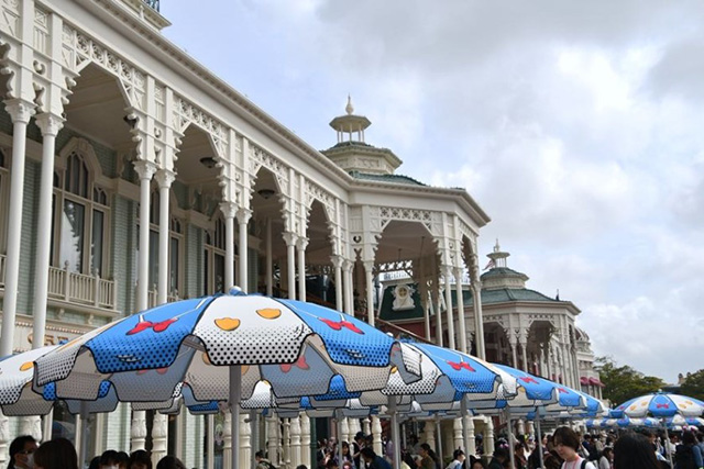 ドナルドデザインのパラソル/東京ディズニーランド(千葉県/浦安市)