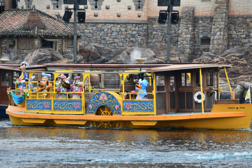 蒸気船に乗ったディズニーの仲間たち/東京ディズニーシー（千葉県/浦安市）