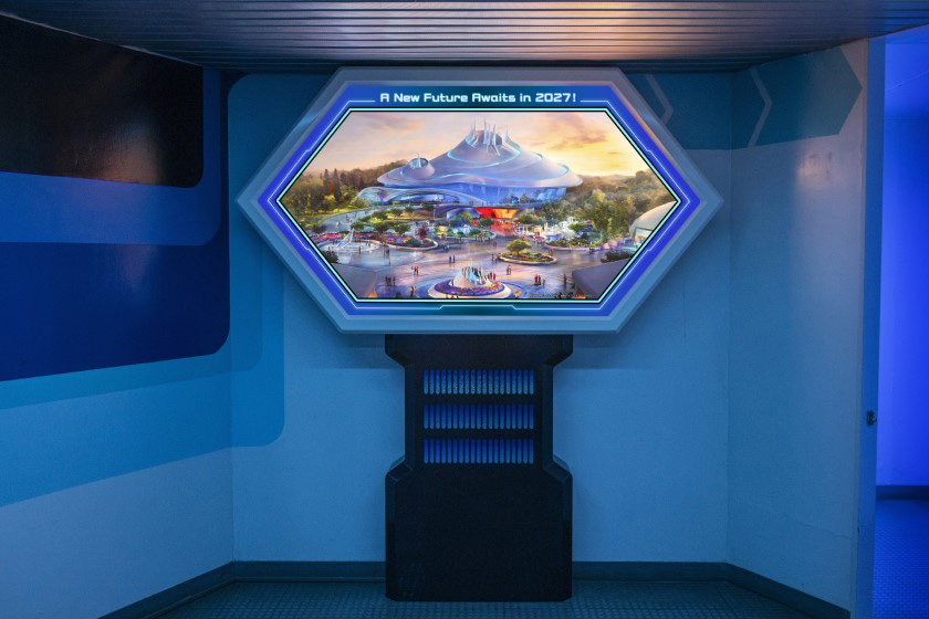 「スペースマウンテン」限定デコレーションがされた内部/東京ディズニーランド(千葉県/舞浜市)