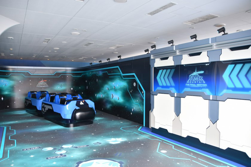 「スペースマウンテン」期間限定のフォトスポット「スペース・フォトプレイス」/東京ディズニーランド(千葉県/舞浜市)