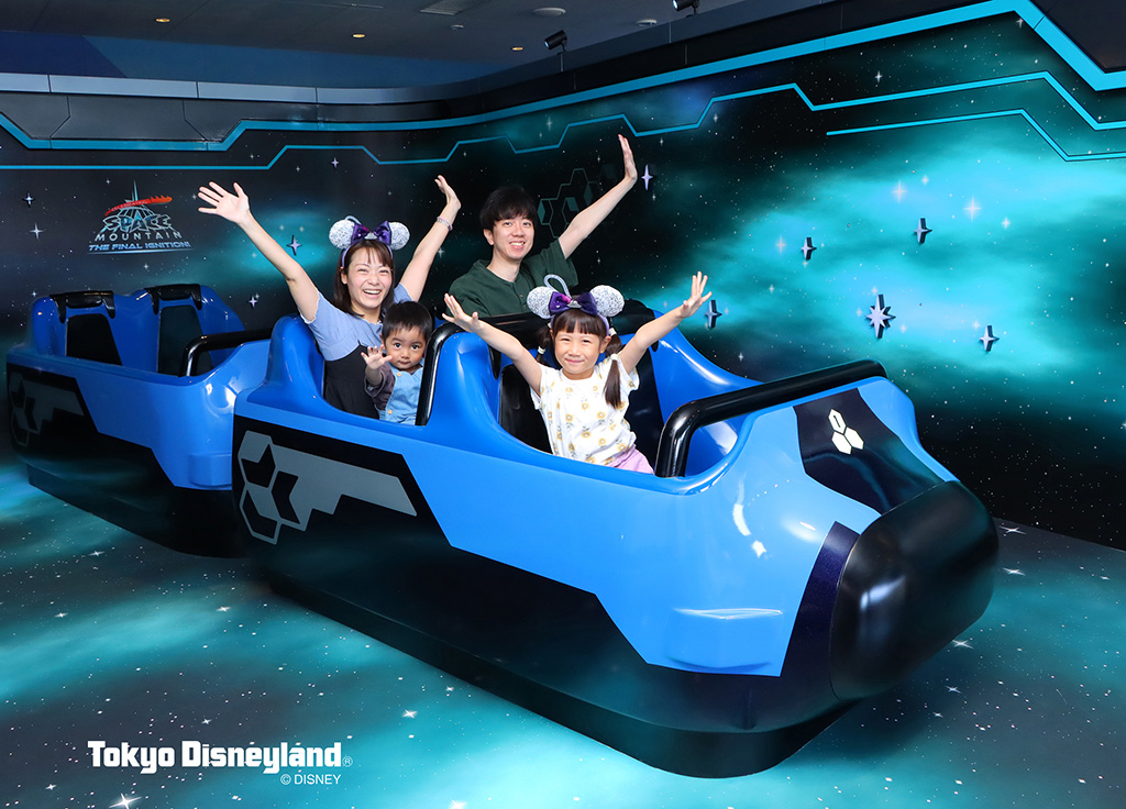 「スペースマウンテン」期間限定のフォトスポット「スペース・フォトプレイス」/東京ディズニーランド(千葉県/舞浜市)