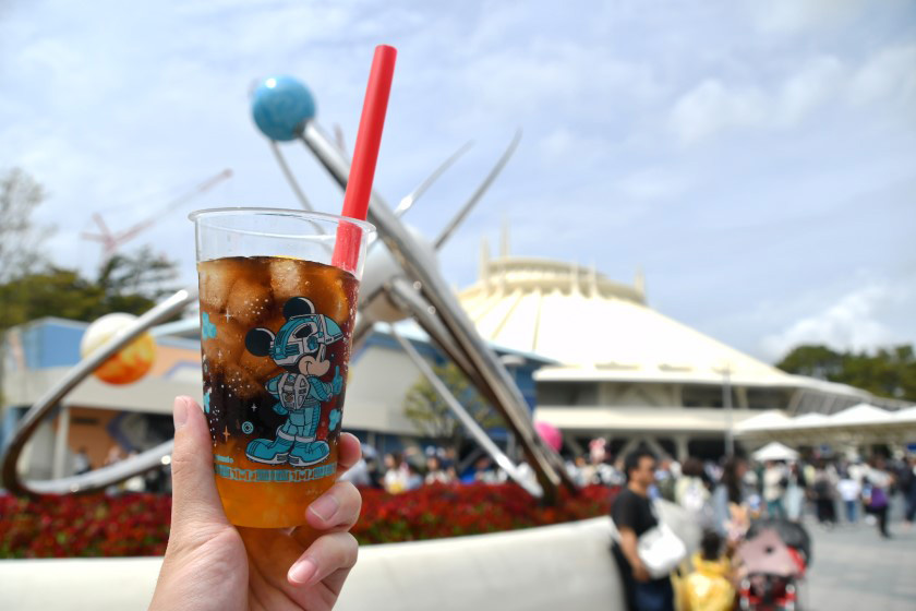 「スペースマウンテン」「スパークリングゼリードリンク（コカ・コーラ＆レモンバニラ）」/東京ディズニーランド（千葉県/舞浜市）