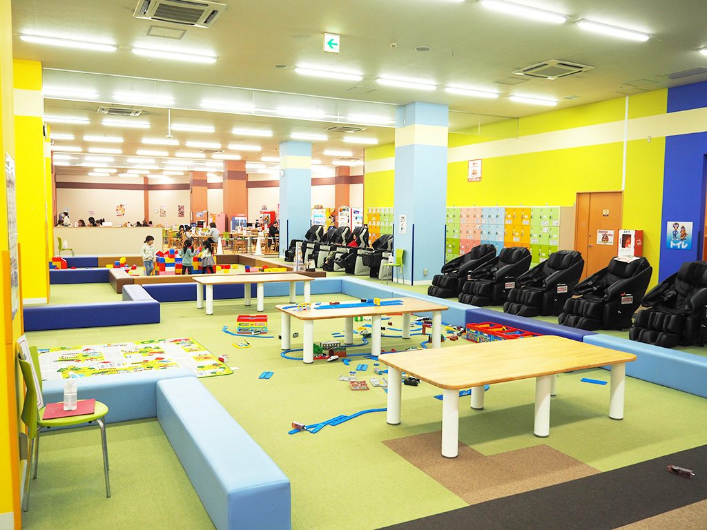 「トイひろば」とマッサージチェア/ファンタジーキッズリゾート印西（千葉県/印西市）