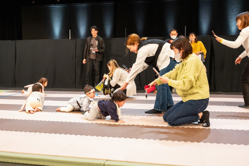 ベビーザウルスハイハイレース/TOKYO キッズフェスタ ありあけ恐竜ガーデン(東京都/江東区)