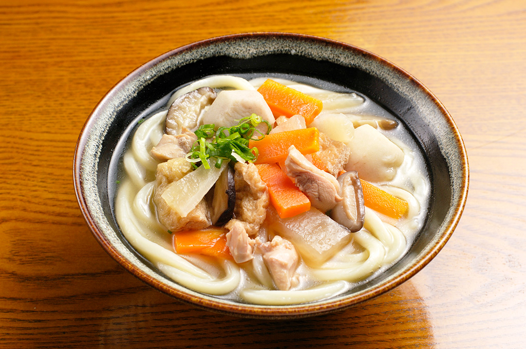 香川名物「しっぽくうどん」画像提供：(公社)香川県観光協会