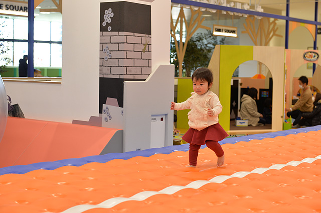 エアトラック／株式会社ボーネルンド