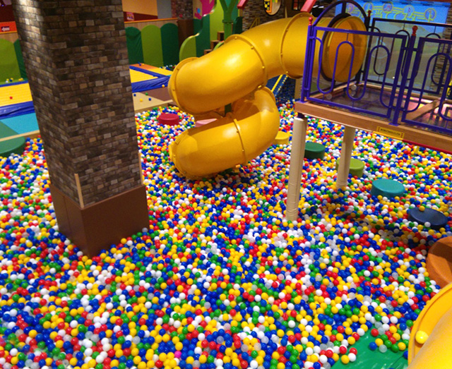 ボールプール／ラウンドワンスタジアムイーアス春日井店