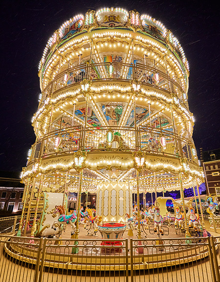 日本初の3階建てメリーゴーラウンド「スカイカルーセル」/ハウステンボス（長崎県/佐世保市）