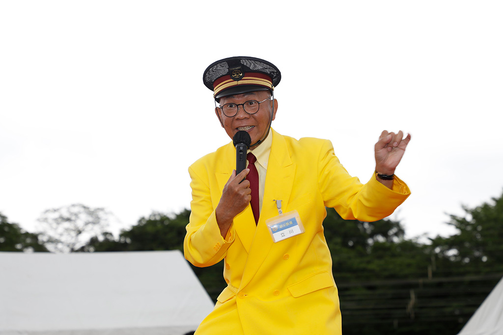 鉄道ものまね芸人 立川真司のライブの様子/わくわく鉄道フェスタ2024（埼玉県/熊谷市）